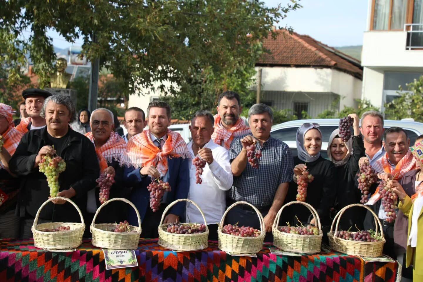 Avşar Üzümü Şenlikle Taçlandı
