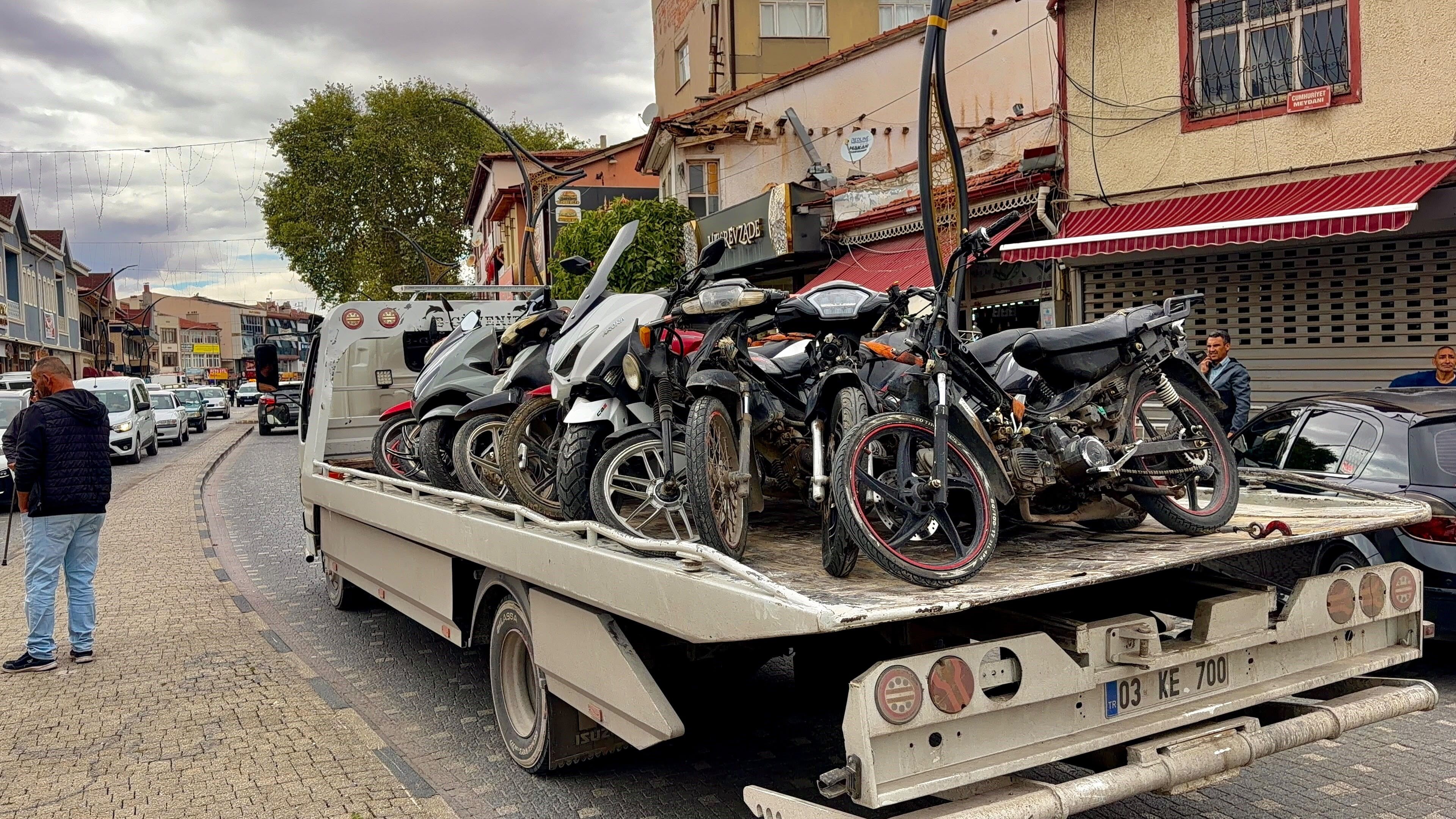 52 motosiklet trafikten men edildi