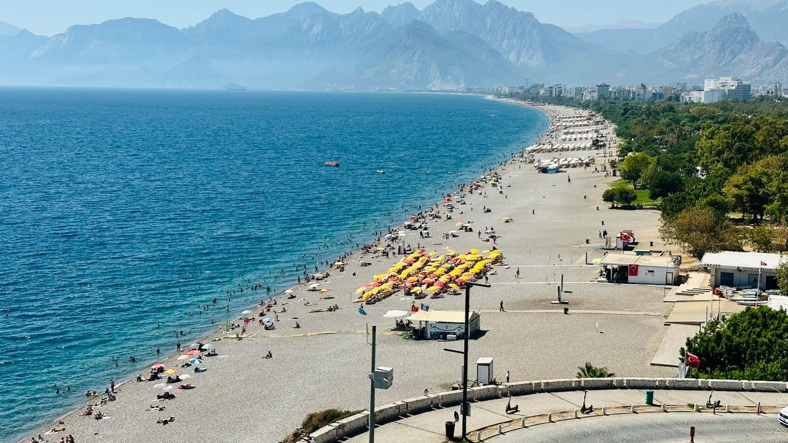 Antalya sahilleri yine bildiğiniz gibi!