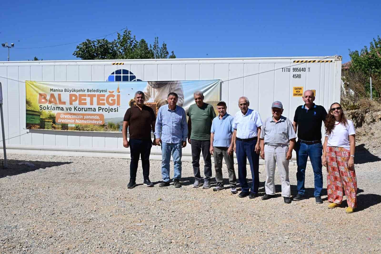 Arıcıların peteklerine eksi 30 derecelik koruma