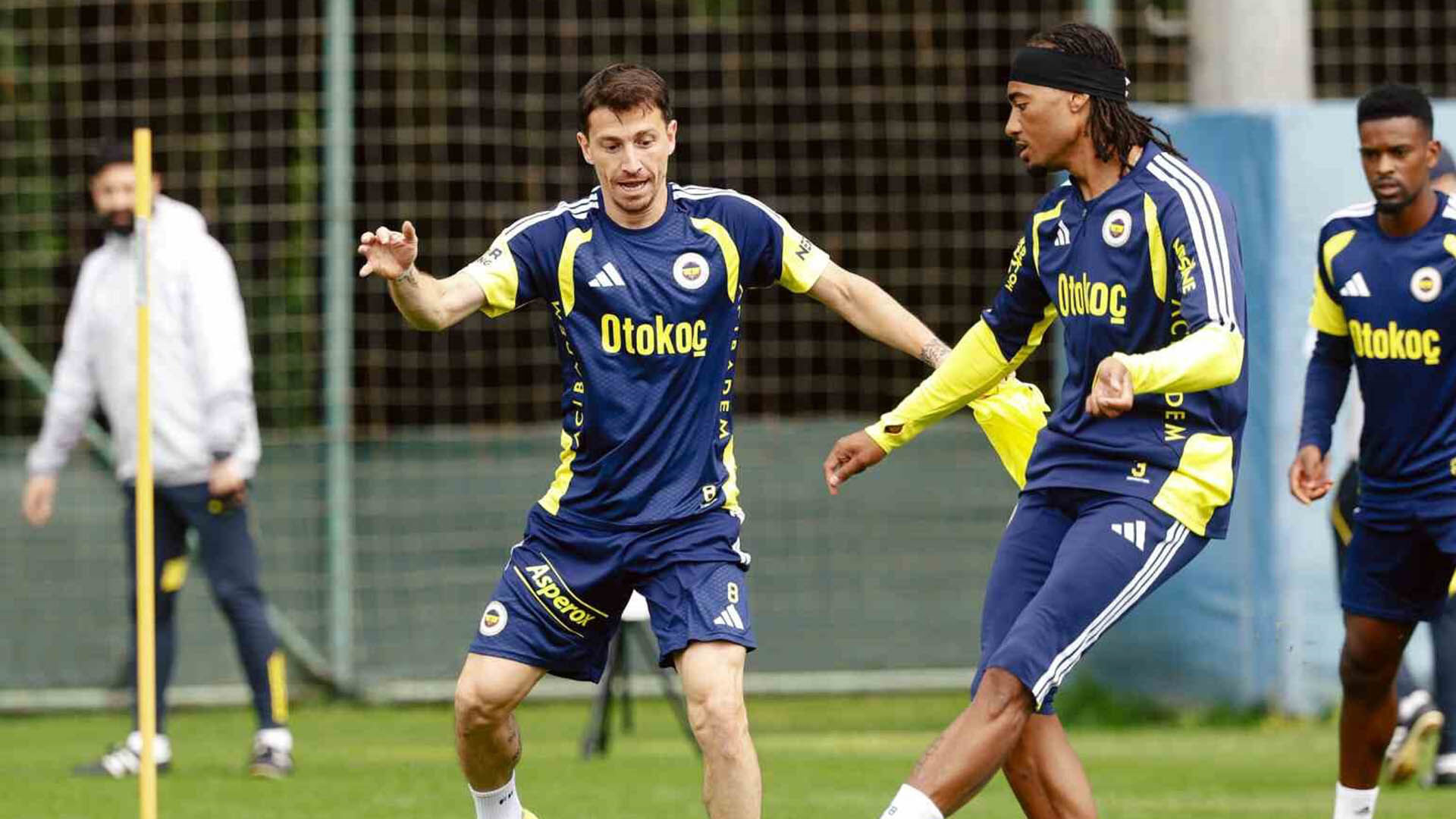 Fenerbahçe hazırlıklarını sürdürdü