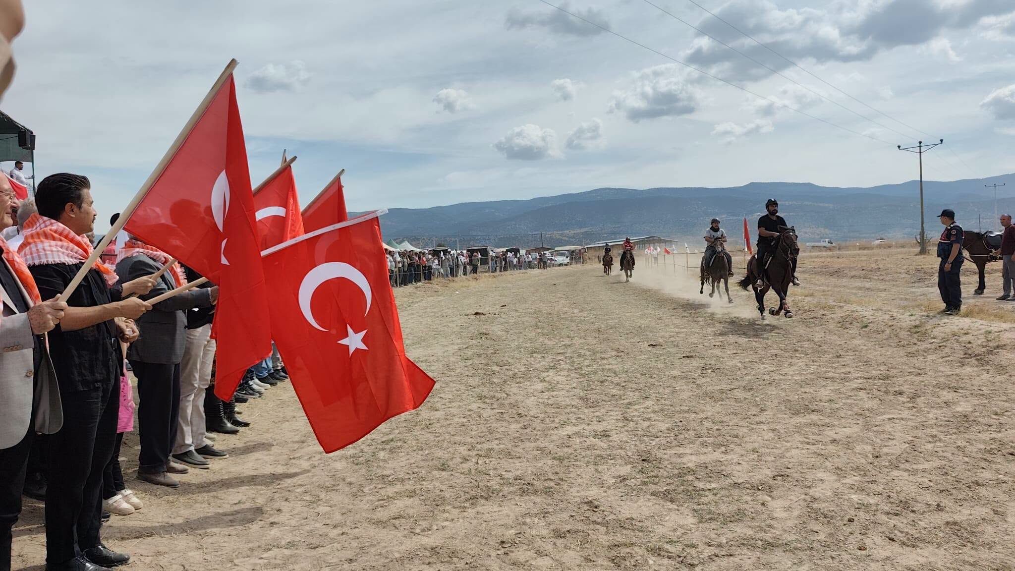 Deni̇zli̇ Haber Rahvan At Yarilari Baklan (3)