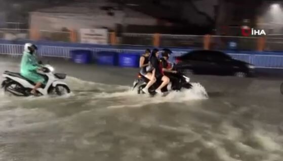 Tayland'da sel: 8 ölü