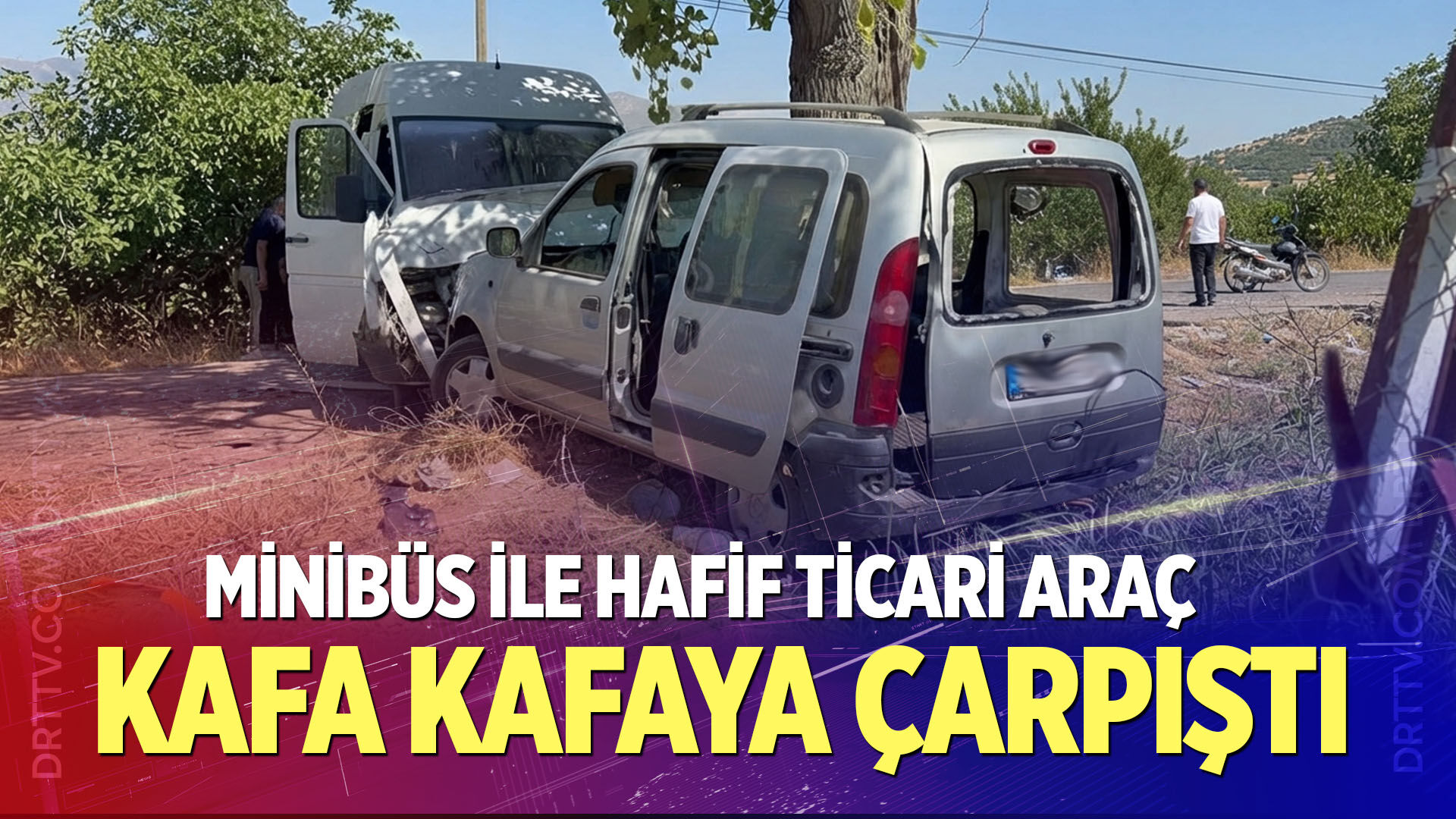 Honaz'da Minibüs ile Hafif Ticari Araç Çarpıştı: 2 Ağır Yaralı