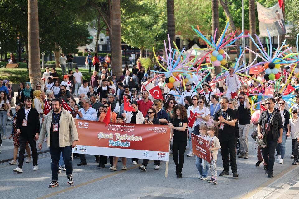Merkezefendi̇ Kent Ti̇yatrosu Yeni̇ Sezon İçi̇n Perdeleri̇ni̇ Açiyor (5)