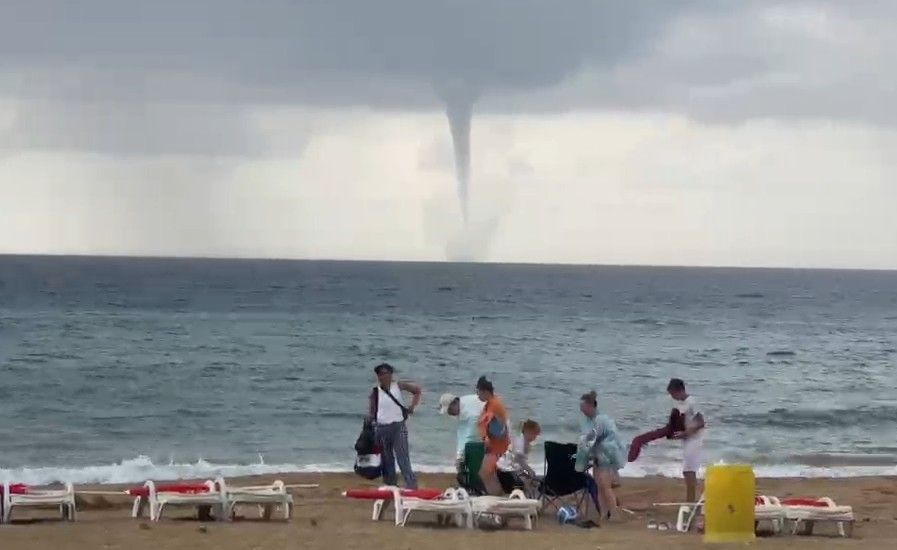 Alanya’da peş peşe üç hortum görüntülendi