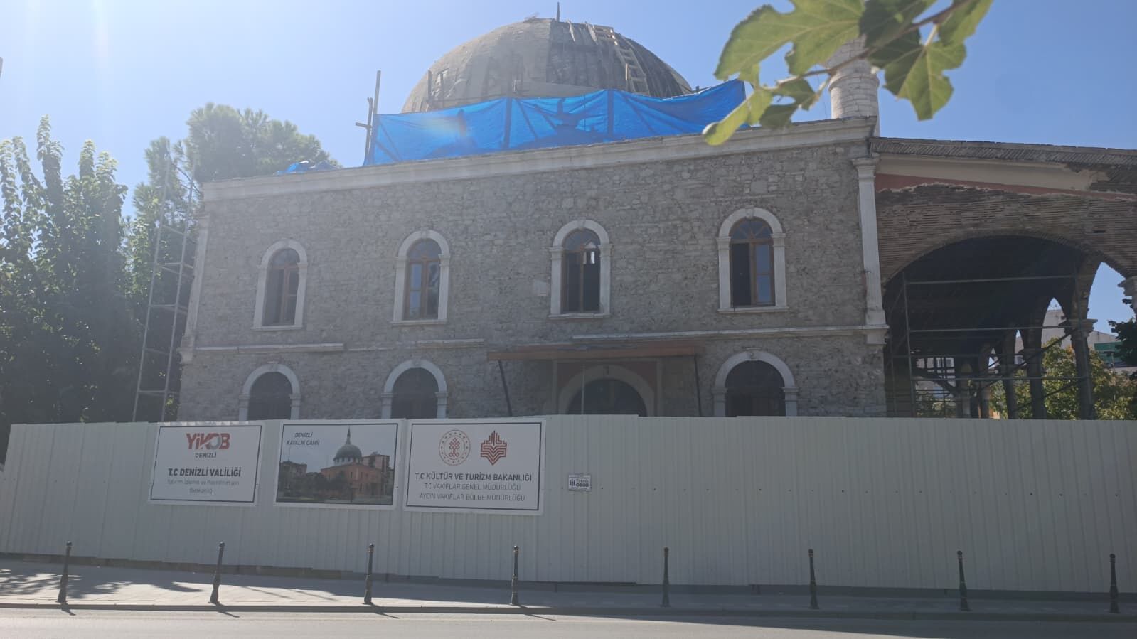 Denizli’de Tarihi Kayalık Camii’nde Restorasyon Çalışmaları Sürüyor (2)